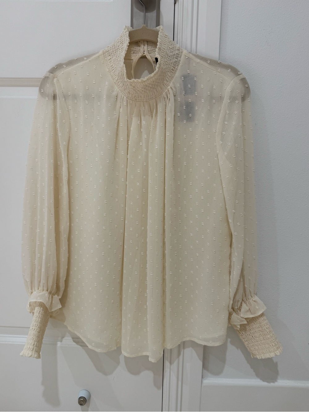 Romeo & Juliet Couture Chiffon Blouse Size Small NWT